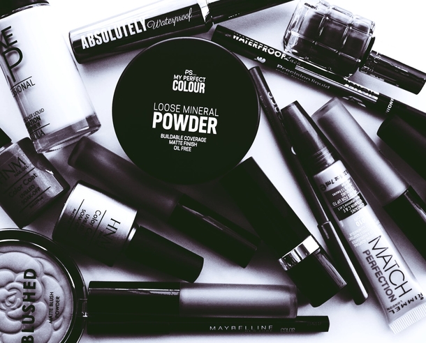 10 Makeup Accessories For Women - picture 5