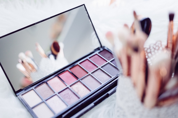 10 Makeup Accessories For Women - picture 6