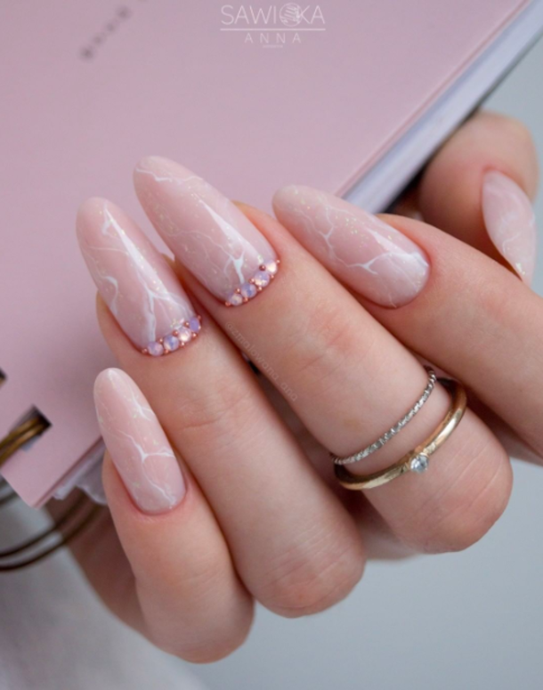 10+ Marble Nails For A Sophisticated Look - picture 3