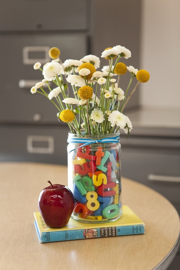 10 Mason Jar Floral Arrangement Ideas - picture 5