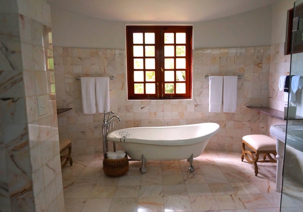 10 Minimalistic Bathroom Looks That Are Impressive - picture 10