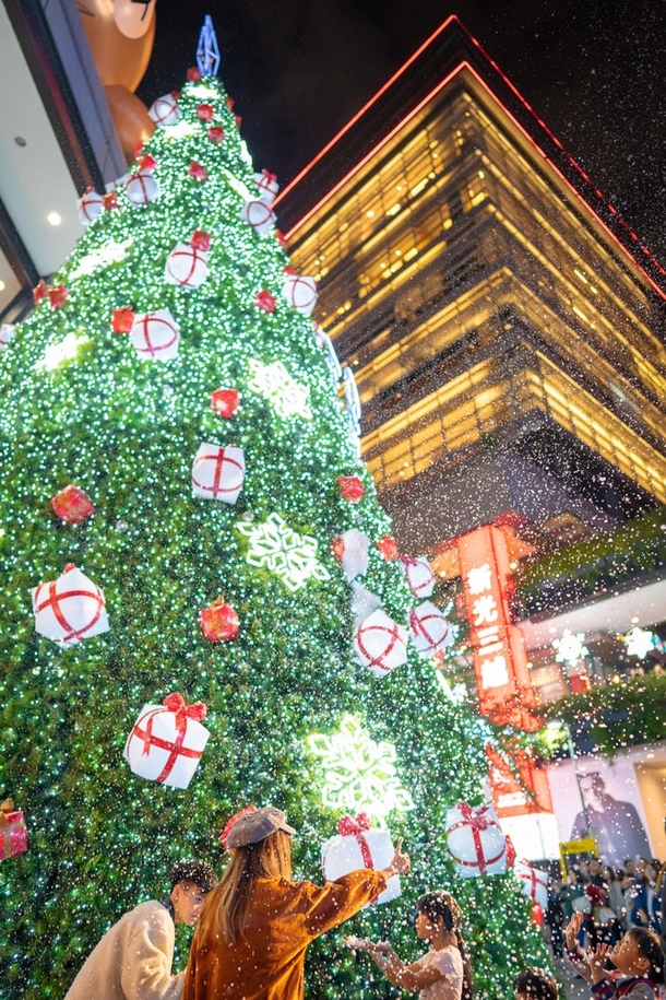 10+ Of The Most Beautifully Decorated Christmas Trees You Could See - picture 12