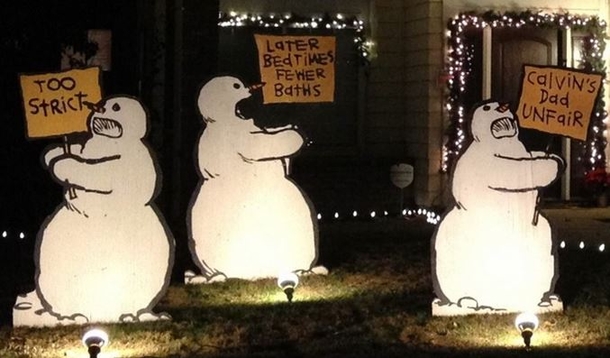 10 Of The Most Funny Christmas Decorations Ever - picture 3