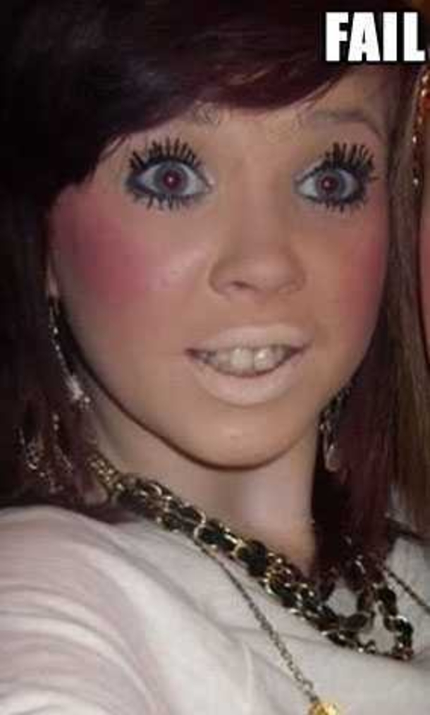10 Of The Worst Makeup Fails Ever! You Will See These And Become Shocked! - picture 2