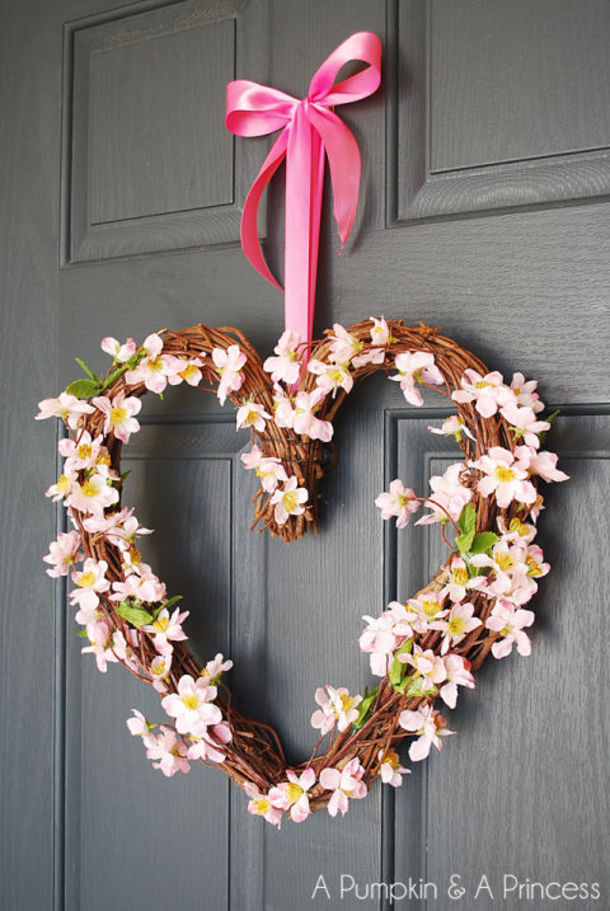 10 Oh So Sweet Valentine's Day Wreaths - picture 4