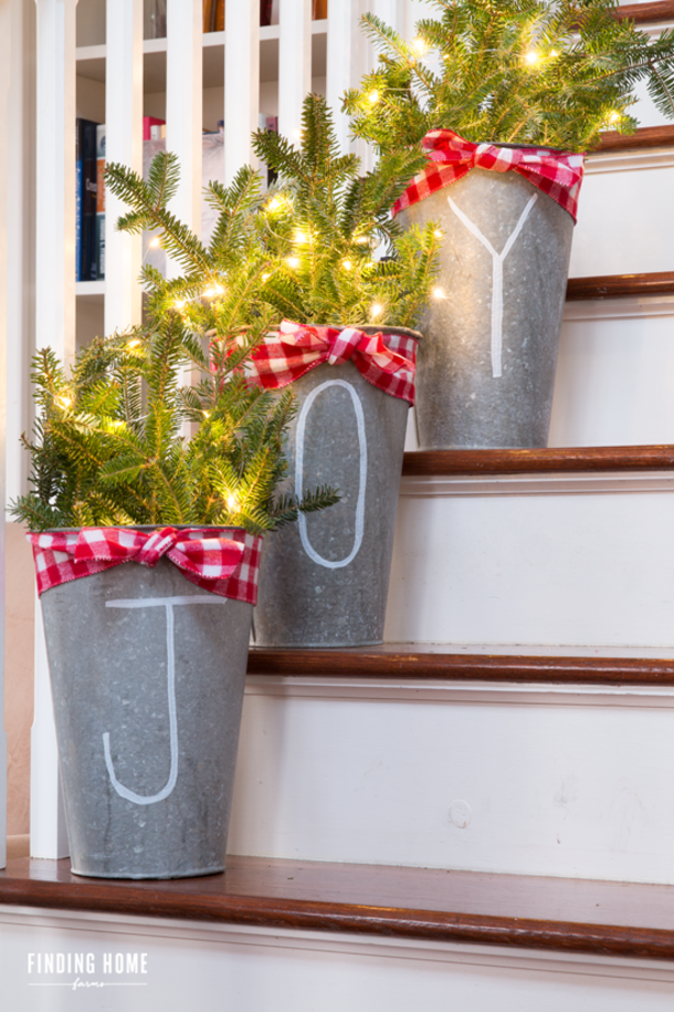 10 Outdoor Christmas Light Decor That Will Make The Neighbors Go Crazy - picture 11