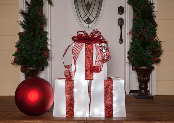 10 Outdoor Christmas Light Decor That Will Make The Neighbors Go Crazy - picture 2