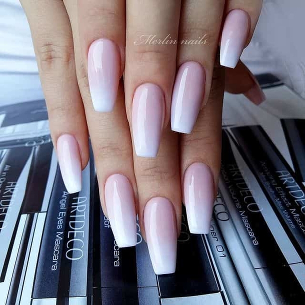 10 Outstanding Ombre Nails You Need To Try! - picture 10