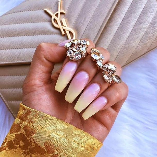 10 Outstanding Ombre Nails You Need To Try! - picture 12
