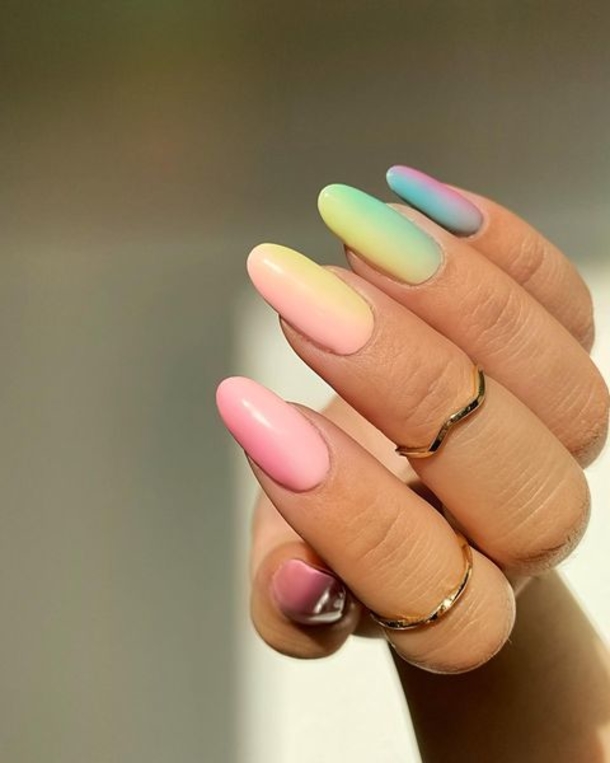 10 Outstanding Ombre Nails You Need To Try! - picture 3