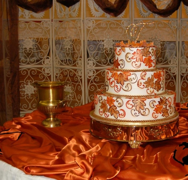 10 Perfect Wedding Cakes For The Fall - picture 3
