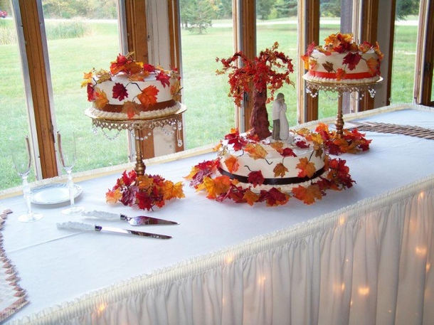 10 Perfect Wedding Cakes For The Fall - picture 7