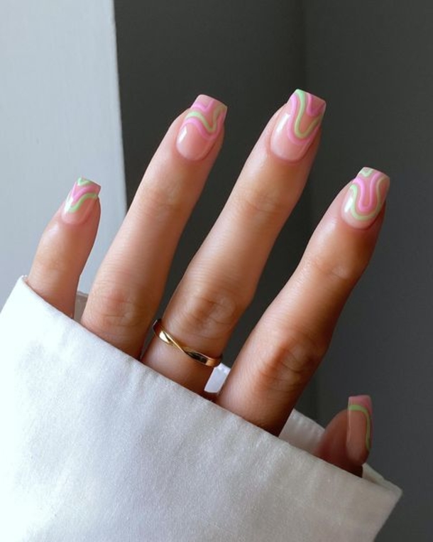 10 Pink Swirl Nails That'll Make Your Heart Twirl! - picture 10