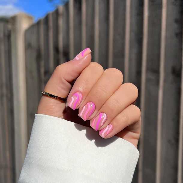 10 Pink Swirl Nails That'll Make Your Heart Twirl! - picture 11