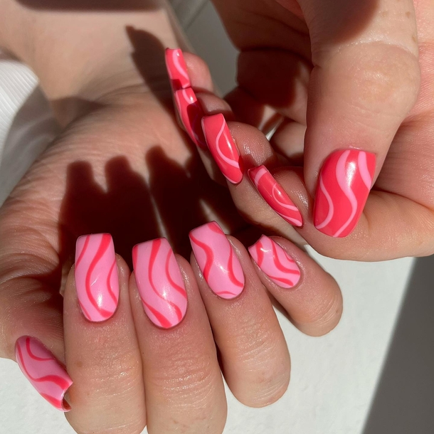 10 Pink Swirl Nails That'll Make Your Heart Twirl! - picture 2