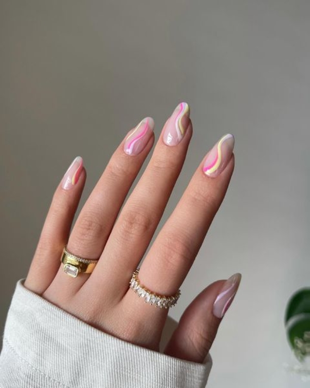 10 Pink Swirl Nails That'll Make Your Heart Twirl! - picture 3