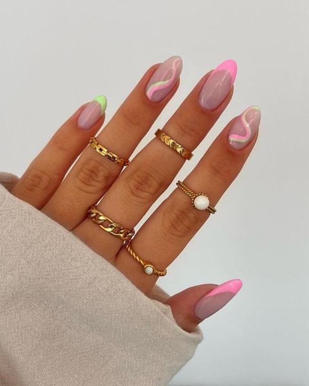 10 Pink Swirl Nails That'll Make Your Heart Twirl! - picture 5