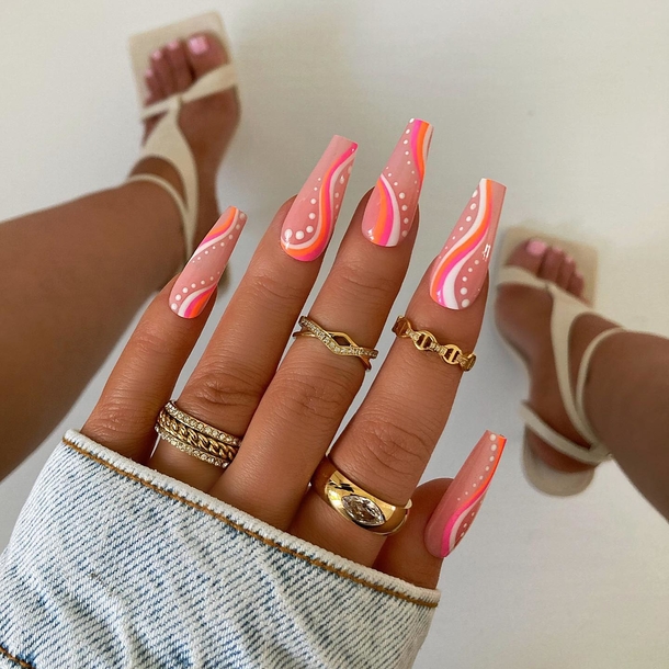 10 Pink Swirl Nails That'll Make Your Heart Twirl! - picture 7