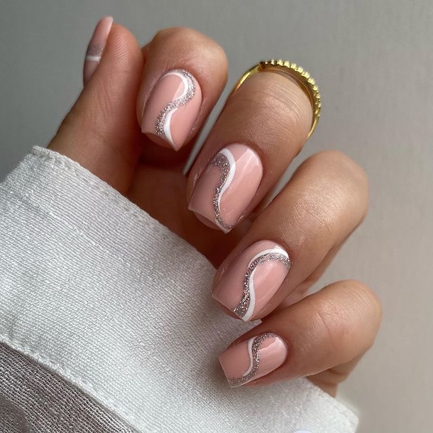 10+ Popular And Trendy Holiday Nails For 2023 - picture 11