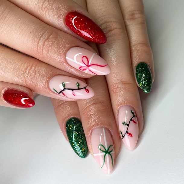 10+ Popular And Trendy Holiday Nails For 2023 - picture 12