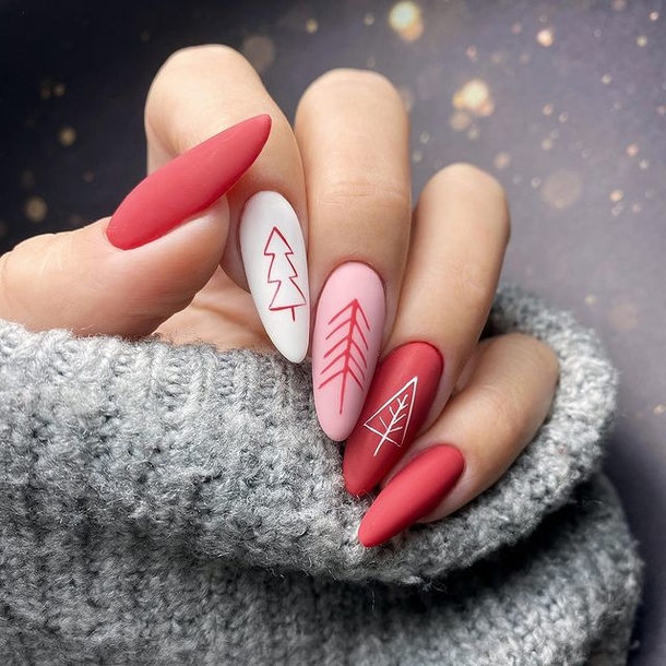 10+ Popular And Trendy Holiday Nails For 2023 - picture 3