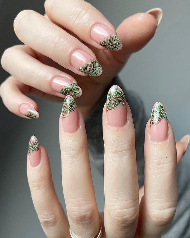 10+ Popular And Trendy Holiday Nails For 2023 - picture 4