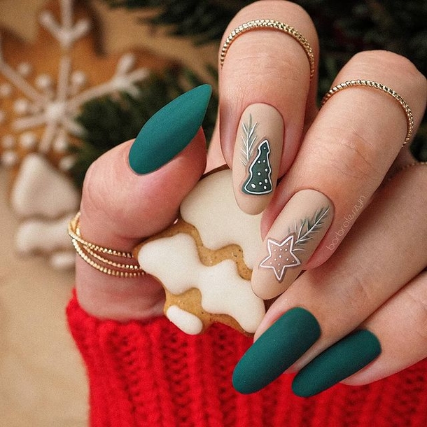 10+ Popular And Trendy Holiday Nails For 2023 - picture 6