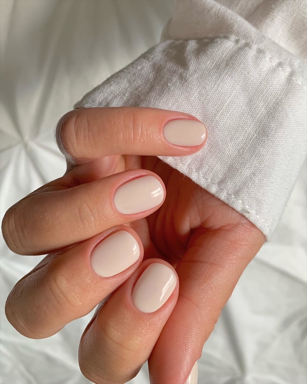 10 Pretty Short Nails That's Perfect For Any Season! - picture 3