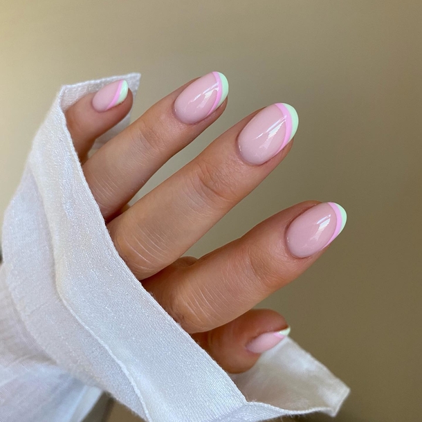 10 Pretty Short Nails That's Perfect For Any Season! - picture 4