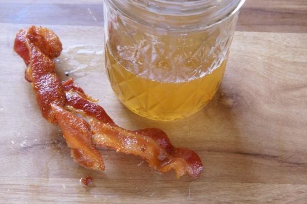 10 Reasons Why You Should Never Throw Away Bacon Grease, It's A Kitchen's Secret Weapon! - picture 2