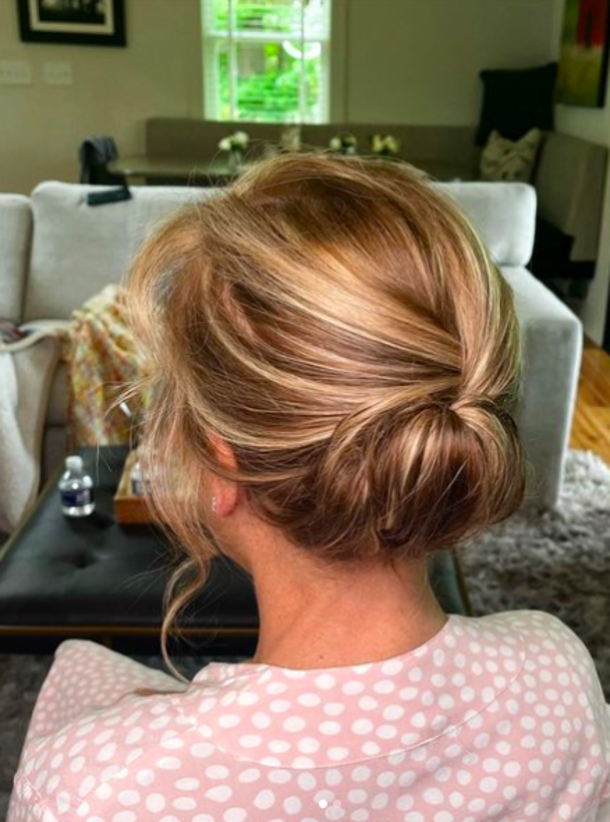 10 Short Hair Updos Perfect for a Professional Look at Work - picture 4