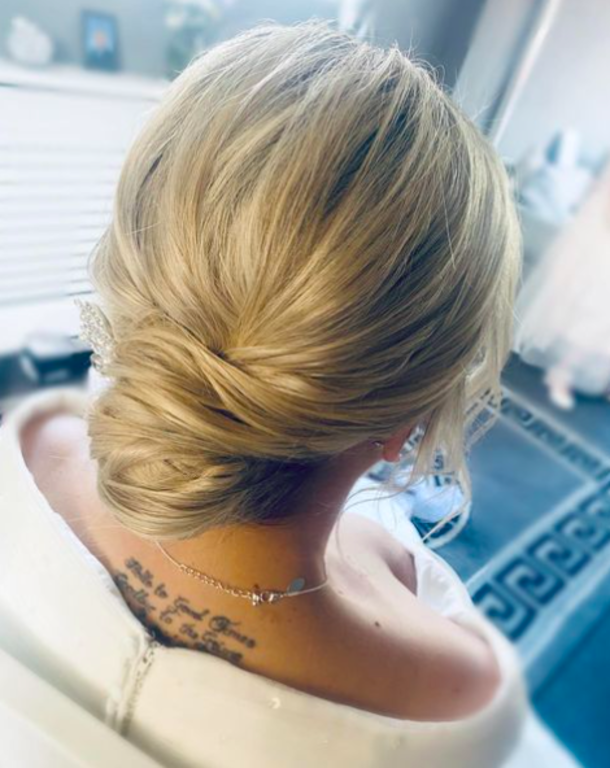 10 Short Hair Updos Perfect for a Professional Look at Work - picture 6