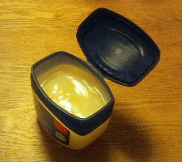 10 Simple, Yet Effective Home Remedies For Getting Rid Of Ants - picture 3