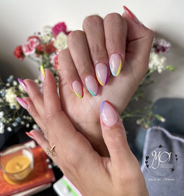 10 Sizzling And Fancy Summer Nails To Try In 2023 - picture 10