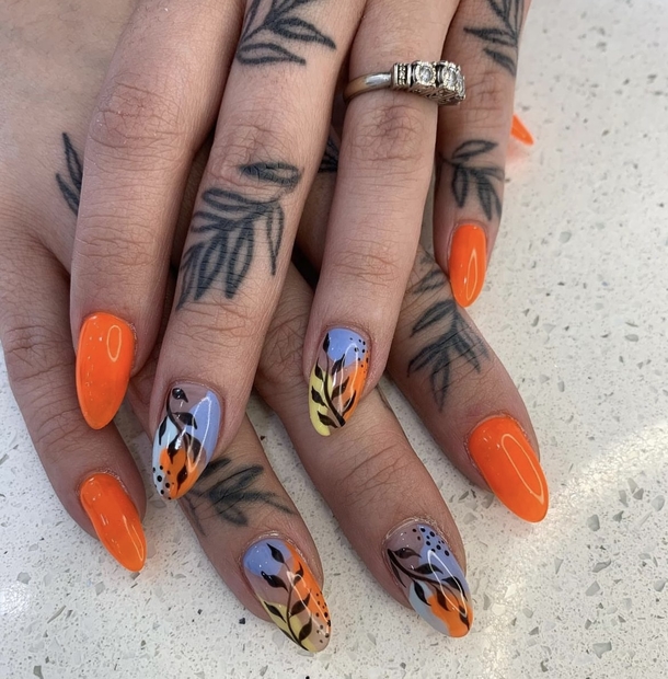10 Sizzling And Fancy Summer Nails To Try In 2023 - picture 5