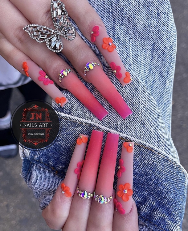 10 Sizzling And Fancy Summer Nails To Try In 2023 - picture 7