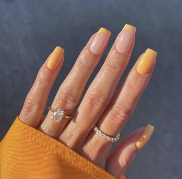 10 Sizzling And Fancy Summer Nails To Try In 2023 - picture 9