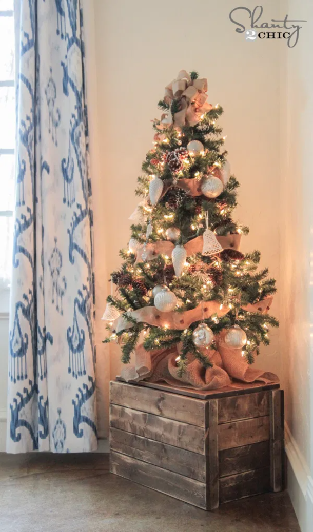 10 Small Christmas Tree Ideas If You Don't Have Much Space This Year - picture 7