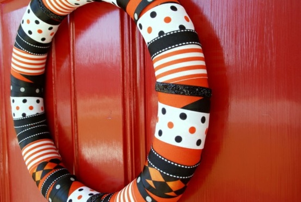 10 Spooky & Creative Halloween Wreaths - picture 10