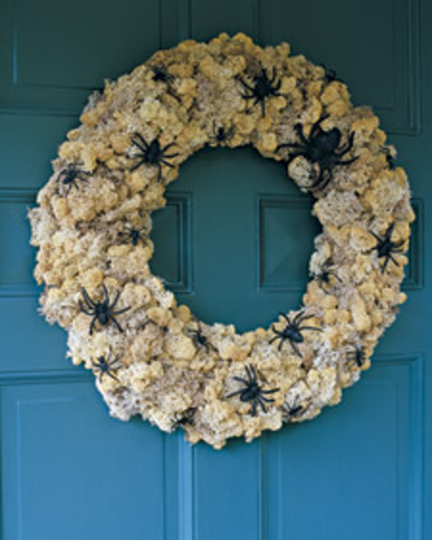 10 Spooky & Creative Halloween Wreaths - picture 6