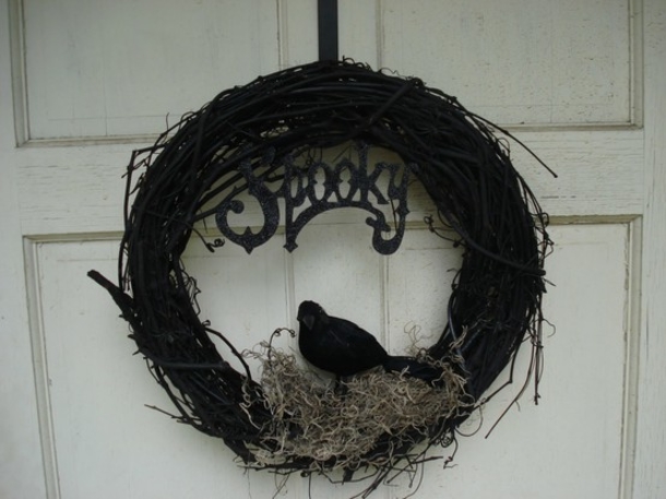 10 Spooky & Creative Halloween Wreaths - picture 8