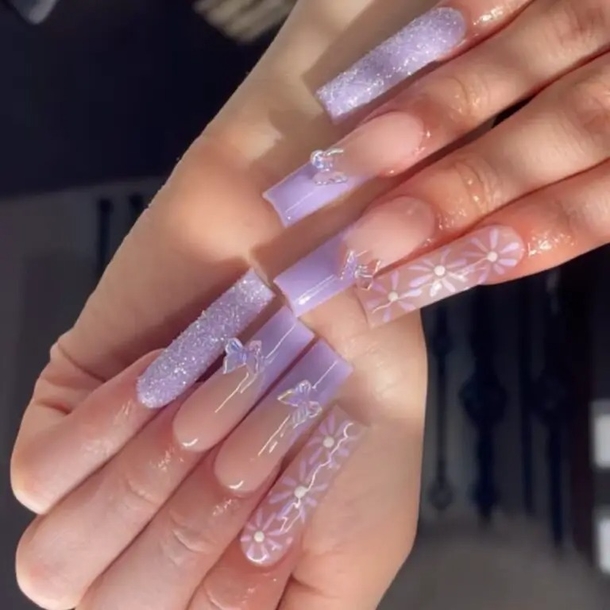 10 Stunning Daisy Nail Designs That Will WOW You - picture 7