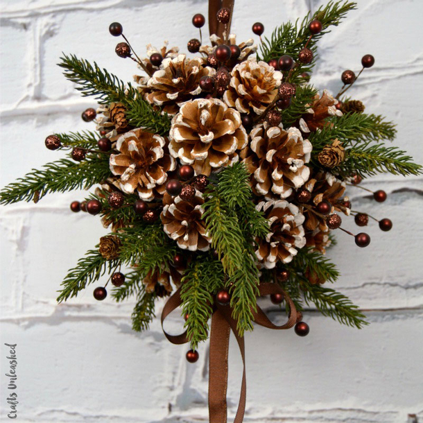 10 Stunning Pine Cone Crafts Ideas For Christmas (2023) - picture 7