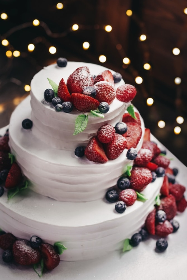 10 Stunning Wedding Cake Ideas & Designs - picture 11