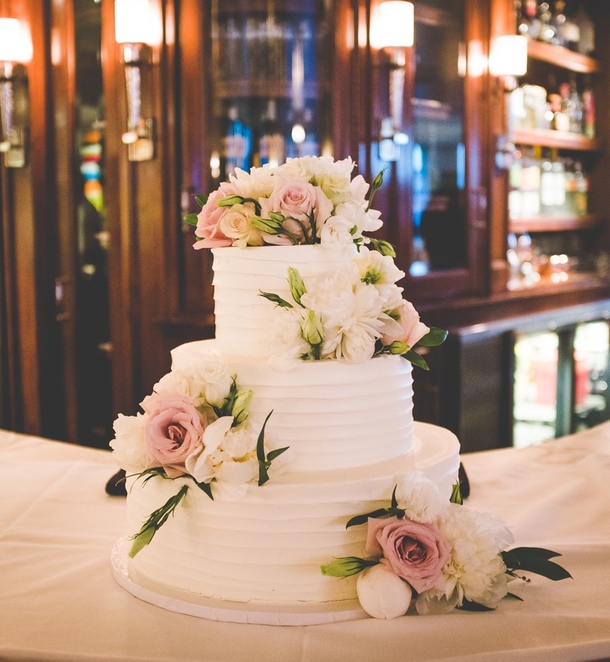 10 Stunning Wedding Cake Ideas & Designs - picture 7