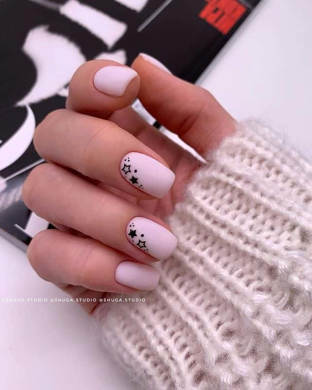 10 Stunningly Great Star Nail Looks & Designs For 2023 - picture 11