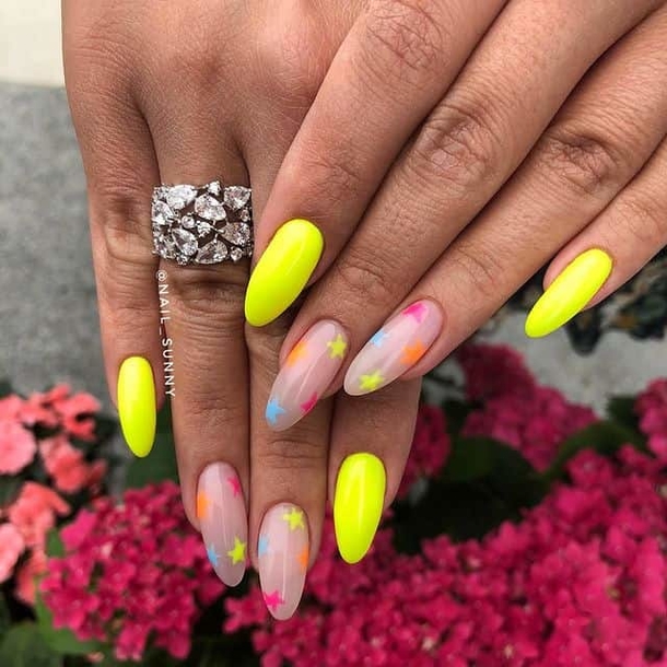 10 Stunningly Great Star Nail Looks & Designs For 2023 - picture 3