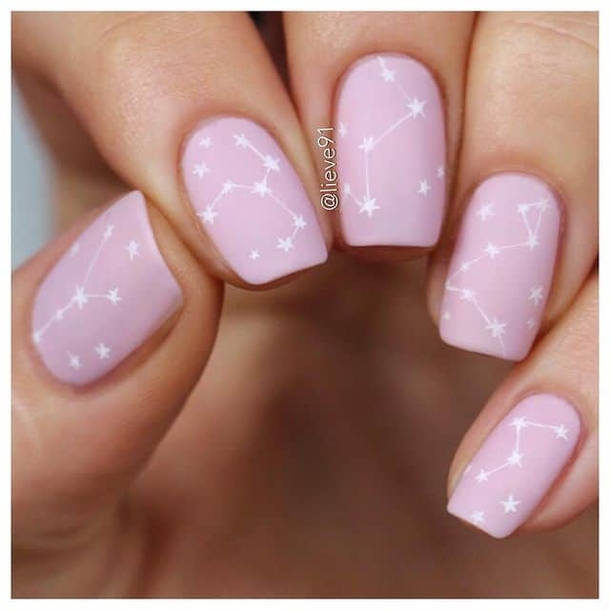 10 Stunningly Great Star Nail Looks & Designs For 2023 - picture 4