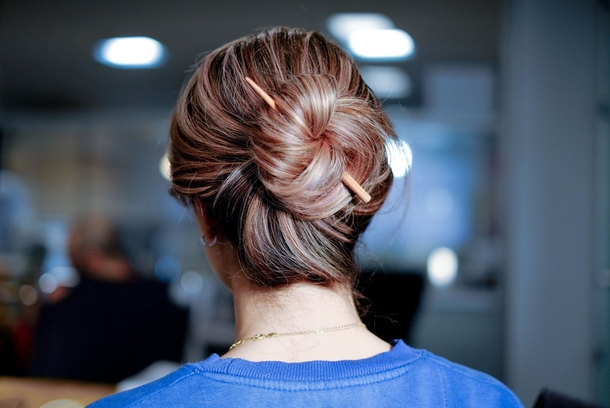 10 Stylish Hair Bun Looks For Women - picture 2