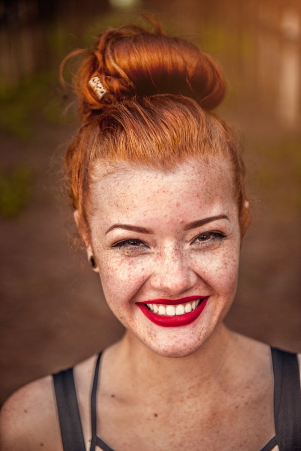 10 Stylish Hair Bun Looks For Women - picture 4